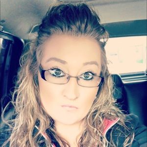 Meet your Posher, Janelle